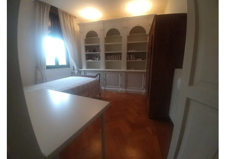 Mieszkanie do wynajęcia - Via San Mattia Padova, Włochy, 160 m², 761 USD (3037 PLN), NET-96783175