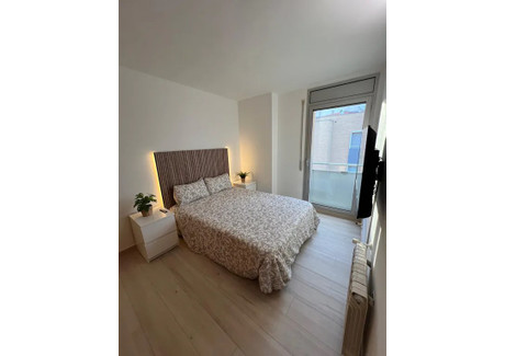 Mieszkanie do wynajęcia - Carrer de Fluvià Barcelona, Hiszpania, 110 m², 983 USD (4081 PLN), NET-96897444