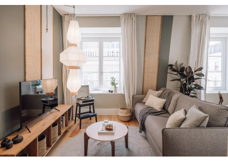 Mieszkanie do wynajęcia - Rua Vitor Cordon Lisbon, Portugalia, 65 m², 2906 USD (12 061 PLN), NET-98885580