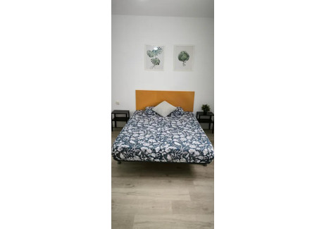 Mieszkanie do wynajęcia - Carrer de Santa Albina Barcelona, Hiszpania, 140 m², 764 USD (3063 PLN), NET-99219361