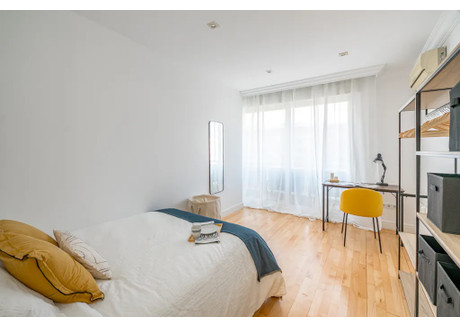 Mieszkanie do wynajęcia - Calle de Sor Ángela de la Cruz Madrid, Hiszpania, 235 m², 863 USD (3531 PLN), NET-99655813