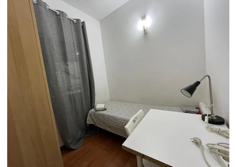 Mieszkanie do wynajęcia - Carrer del Robí Barcelona, Hiszpania, 70 m², 530 USD (2034 PLN), NET-90195568