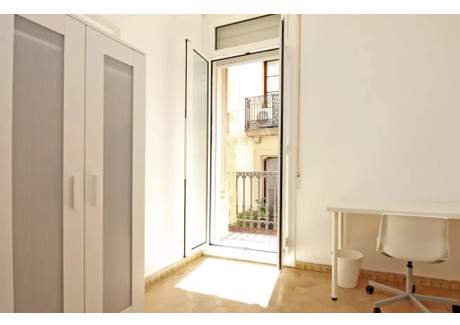 Mieszkanie do wynajęcia - Carrer de la Portaferrissa Barcelona, Hiszpania, 175 m², 654 USD (2623 PLN), NET-90197335