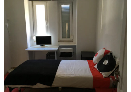 Mieszkanie do wynajęcia - Rua António Luís Inácio Lisbon, Portugalia, 80 m², 278 USD (1154 PLN), NET-90198752