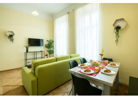 Mieszkanie do wynajęcia - Hybernská Prague, Czechy, 100 m², 2886 USD (11 457 PLN), NET-90199315