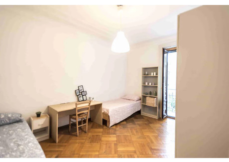 Mieszkanie do wynajęcia - Viale Campania Milan, Włochy, 75 m², 525 USD (2104 PLN), NET-90199383