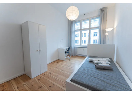 Mieszkanie do wynajęcia - Boxhagener Straße Berlin, Niemcy, 63 m², 756 USD (2956 PLN), NET-90204964