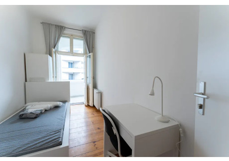 Mieszkanie do wynajęcia - Boxhagener Straße Berlin, Niemcy, 63 m², 739 USD (2888 PLN), NET-90204963