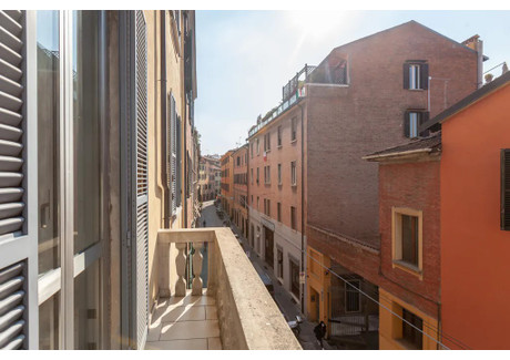 Mieszkanie do wynajęcia - Via Giuseppe Petroni Bologna, Włochy, 100 m², 812 USD (3239 PLN), NET-90205228