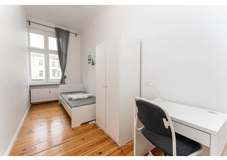 Mieszkanie do wynajęcia - Boxhagener Straße Berlin, Niemcy, 70 m², 617 USD (2559 PLN), NET-90207967