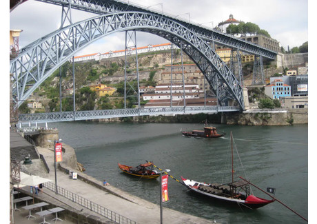 Mieszkanie do wynajęcia - Largo dos Arcos da Ribeira Porto, Portugalia, 77 m², 1146 USD (4687 PLN), NET-90208000