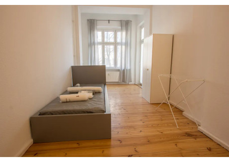 Mieszkanie do wynajęcia - Boxhagener Straße Berlin, Niemcy, 59 m², 755 USD (2998 PLN), NET-90208163