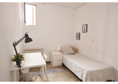 Mieszkanie do wynajęcia - Calle de Alberto Aguilera Madrid, Hiszpania, 170 m², 754 USD (3038 PLN), NET-90208461