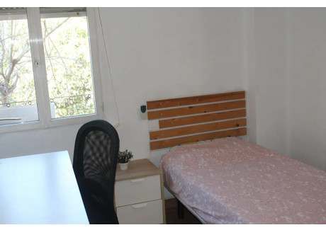 Mieszkanie do wynajęcia - Calle del Doctor Manuel Candela Valencia, Hiszpania, 75 m², 389 USD (1507 PLN), NET-90208825