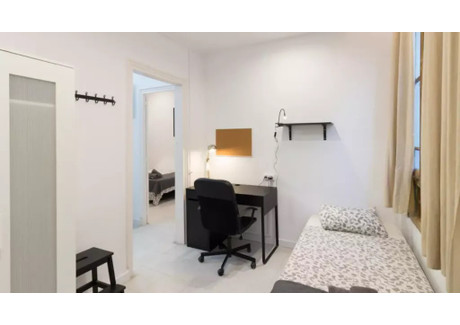 Mieszkanie do wynajęcia - Carrer de Sants Barcelona, Hiszpania, 160 m², 728 USD (2979 PLN), NET-90208946