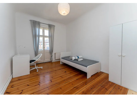 Mieszkanie do wynajęcia - Boxhagener Straße Berlin, Niemcy, 63 m², 800 USD (3095 PLN), NET-90209574