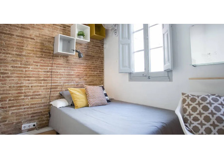 Mieszkanie do wynajęcia - Carrer de la Riera de Sant Miquel Barcelona, Hiszpania, 60 m², 1061 USD (4160 PLN), NET-90201982