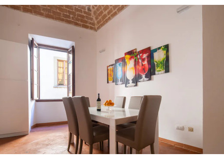 Mieszkanie do wynajęcia - Via dell'Anguillara Florence, Włochy, 60 m², 1444 USD (5992 PLN), NET-90201996