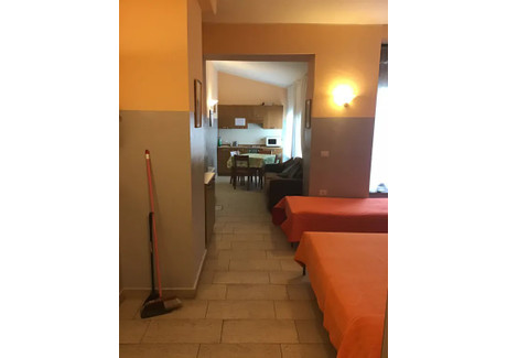 Mieszkanie do wynajęcia - Viale Fratelli Rosselli Florence, Włochy, 44 m², 2998 USD (12 024 PLN), NET-90202990