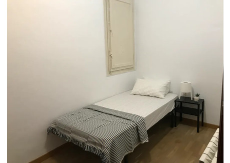 Mieszkanie do wynajęcia - Carrer de Viladomat Barcelona, Hiszpania, 100 m², 596 USD (2336 PLN), NET-90203194