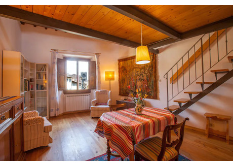 Mieszkanie do wynajęcia - Via di San Niccolò Florence, Włochy, 55 m², 2392 USD (9925 PLN), NET-90214036