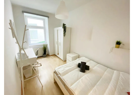 Mieszkanie do wynajęcia - Gumpendorfer Straße Vienna, Austria, 176 m², 654 USD (2512 PLN), NET-90214278