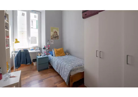 Mieszkanie do wynajęcia - Via Garigliano Rome, Włochy, 170 m², 721 USD (2992 PLN), NET-90214925