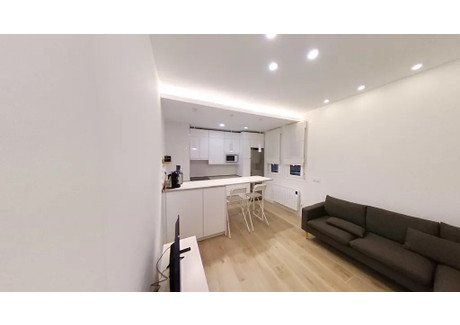 Mieszkanie do wynajęcia - Calle de Fuencarral Madrid, Hiszpania, 62 m², 1908 USD (7325 PLN), NET-90215100