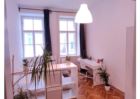 Mieszkanie do wynajęcia - Gumpendorfer Straße Vienna, Austria, 75 m², 686 USD (2753 PLN), NET-90215642