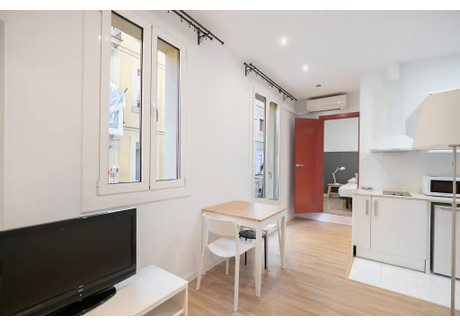 Mieszkanie do wynajęcia - Carrer de Vinaròs Barcelona, Hiszpania, 34 m², 1164 USD (4483 PLN), NET-90215982