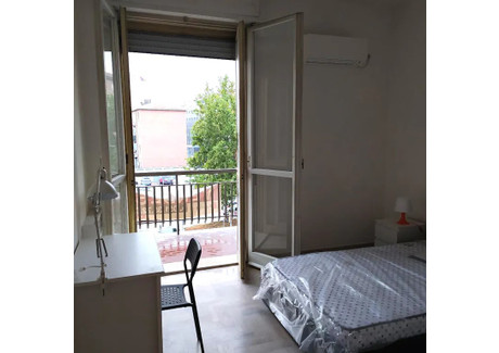 Mieszkanie do wynajęcia - Via del Lavoro Bologna, Włochy, 120 m², 552 USD (2224 PLN), NET-90218805
