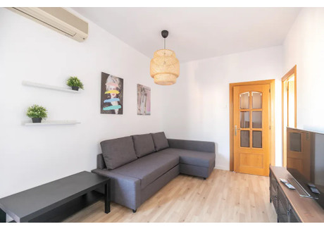 Mieszkanie do wynajęcia - Plaça de Comas Barcelona, Hiszpania, 70 m², 1662 USD (6816 PLN), NET-90219040