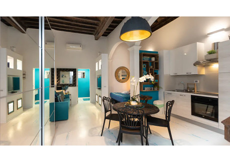 Mieszkanie do wynajęcia - Via Giulia Rome, Włochy, 55 m², 3246 USD (13 080 PLN), NET-90219773