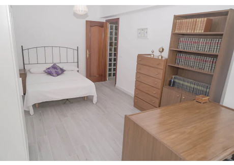 Mieszkanie do wynajęcia - Calle Tomás Escalonilla Málaga, Hiszpania, 145 m², 512 USD (1980 PLN), NET-90210255