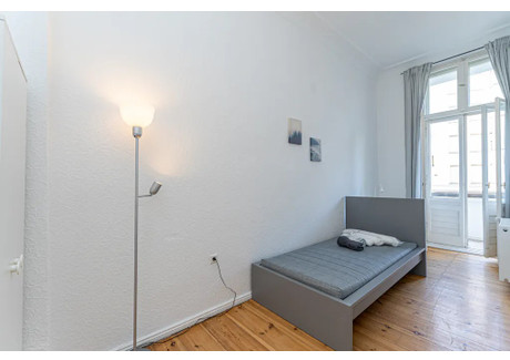 Mieszkanie do wynajęcia - Boxhagener Straße Berlin, Niemcy, 68 m², 635 USD (2437 PLN), NET-90210695