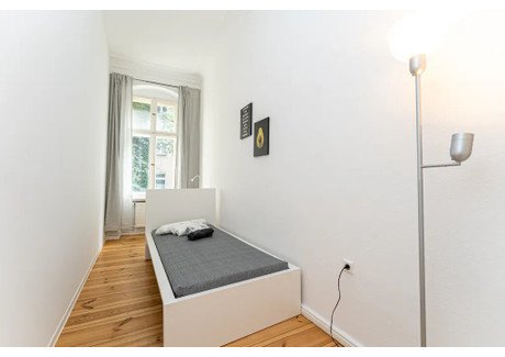 Mieszkanie do wynajęcia - Boxhagener Straße Berlin, Niemcy, 68 m², 681 USD (2777 PLN), NET-90210696