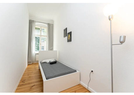 Mieszkanie do wynajęcia - Boxhagener Straße Berlin, Niemcy, 68 m², 595 USD (2471 PLN), NET-90210696