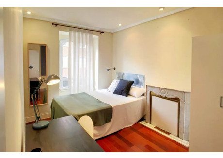 Mieszkanie do wynajęcia - Calle de San Bernardo Madrid, Hiszpania, 109 m², 821 USD (3235 PLN), NET-90210845