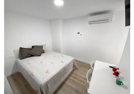 Mieszkanie do wynajęcia - Carrer Músic Ginés Valencia, Hiszpania, 15 m², 625 USD (2557 PLN), NET-90211389