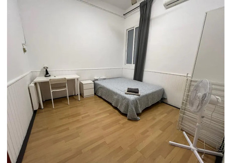 Mieszkanie do wynajęcia - Carrer de Muntaner Barcelona, Hiszpania, 140 m², 544 USD (2226 PLN), NET-90211402