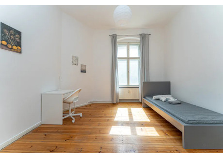 Mieszkanie do wynajęcia - Gabriel-Max-Straße Berlin, Niemcy, 68 m², 856 USD (3345 PLN), NET-90211600