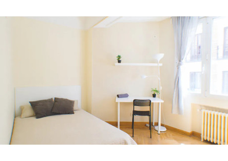 Mieszkanie do wynajęcia - Calle Isabel La Católica Madrid, Hiszpania, 100 m², 750 USD (2955 PLN), NET-90211926