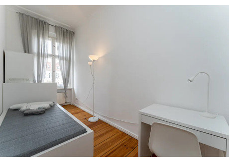 Mieszkanie do wynajęcia - Boxhagener Straße Berlin, Niemcy, 60 m², 696 USD (2674 PLN), NET-90212159