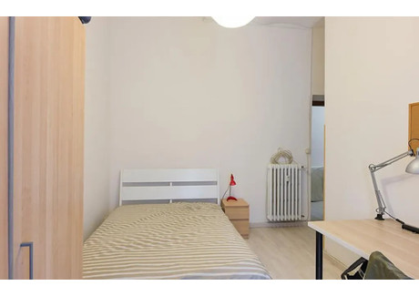 Mieszkanie do wynajęcia - Via Alessandria Rome, Włochy, 60 m², 670 USD (2567 PLN), NET-90213096