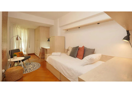 Mieszkanie do wynajęcia - Carrer de Wellington Barcelona, Hiszpania, 124 m², 979 USD (3751 PLN), NET-90213736