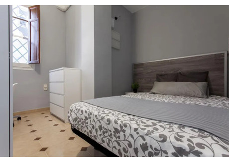 Mieszkanie do wynajęcia - Carrer de Císcar Valencia, Hiszpania, 175 m², 369 USD (1544 PLN), NET-90213840