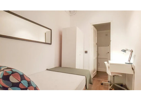 Mieszkanie do wynajęcia - Carrer Gran de Gràcia Barcelona, Hiszpania, 127 m², 643 USD (2475 PLN), NET-90213875