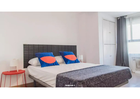 Mieszkanie do wynajęcia - Carrer Cirilo Amorós Valencia, Hiszpania, 163 m², 542 USD (2264 PLN), NET-90213884