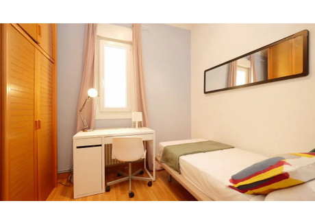 Mieszkanie do wynajęcia - Carrer Gran de Gràcia Barcelona, Hiszpania, 127 m², 662 USD (2765 PLN), NET-90213880