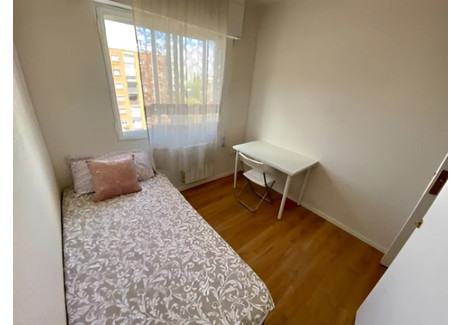 Mieszkanie do wynajęcia - Avenida de Monforte de Lemos Madrid, Hiszpania, 100 m², 625 USD (2557 PLN), NET-90225061